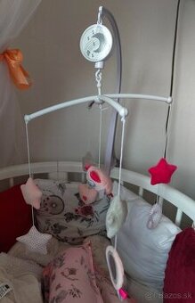 Kolotoč nad postieľku