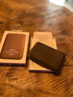 Apple Wallet FineWoven MagSafe