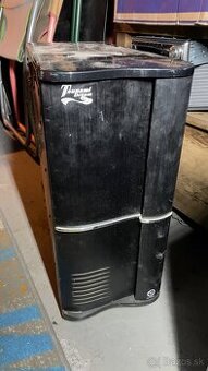 Thermaltake Tsunami, Enermax Zdroj