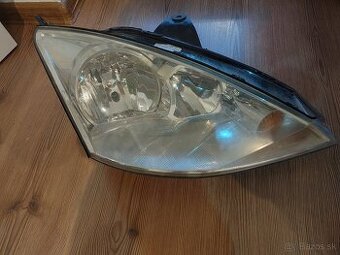 Ford focus 1 predné svetlo