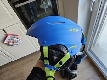 Detska ( chlapcenska ) lyziarska prilba