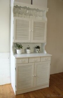 Starožitná skrinka