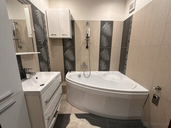 Výborný 3 izbový byt 9. Mája, nízke náklady ihneď voľný