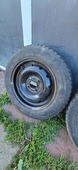 Predam dve sady oceľových diskov s pneumatikami ZIMNE