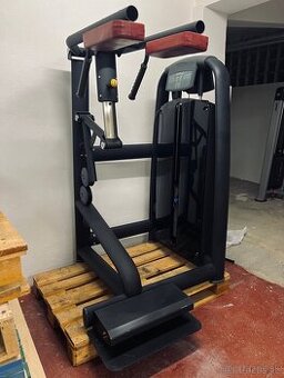 Posilovací stroj - lýtka ve stoji - cihly 120kg