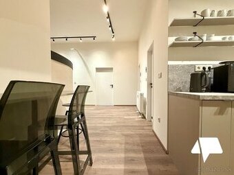 Prenájom, Moderná kancelária 33,82 m2 na Farskej ulici, NItr