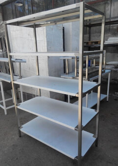 Regále, nástenné police