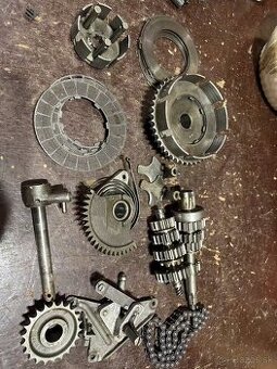 Predám náhradné diely motora JAWA  250/353 kývačka