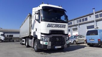 Vodič kamiónu sklápací náves na voľne ložený tovar