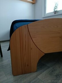Masívna drevená posteľ 90 x 200 cm (SLOVENSKÁ VÝROBA)