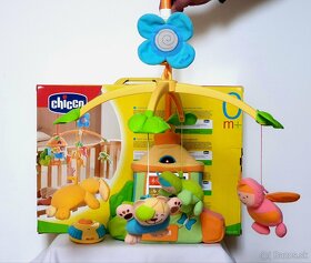 Chicco hudobný kolotoč nad postieľku s ovládačom + hračky