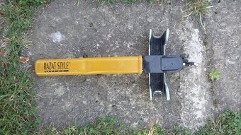 Zámok na volant