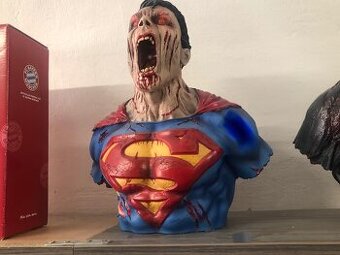 SUPERMAN DCEASED - ZOMBIE BUSTA