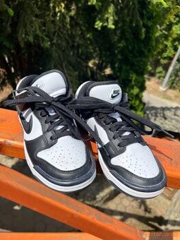 NIKE DZ 2794- 36,5