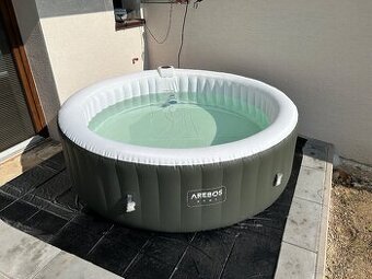 Nafukovacia vírivka pre 4 osoby