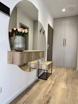 PRENÁJOM: KOMPLETNE ZARIADENÝ 2IZBOVÝ VEĽKOMETRÁŽNY BYT- CEN