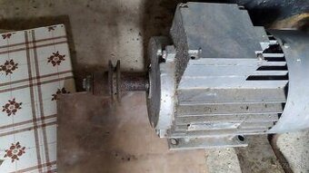 Elektromotor 380/220W 1500 otáčoķ