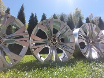 R17 VW PASSAT Alltracka B8