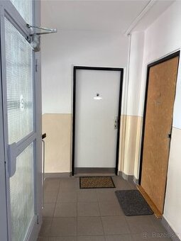 Predam 2-izbovy byt(70m2) s lodžiou a pivnicou