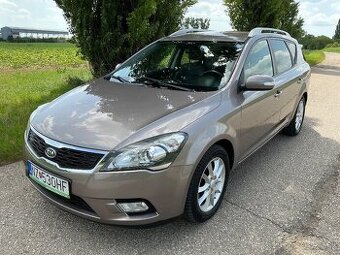 KIA Ceed SW 1.6CRDi ///KAMERA//NAVI// 3.290 EUR