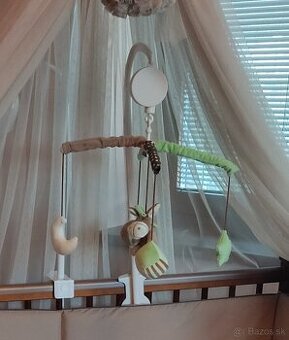 Kolotoč na postieľku Disney