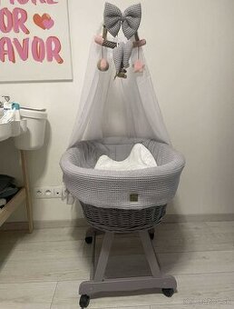 PREDÁM KRÁSNU DETCKU KOLÍSKU