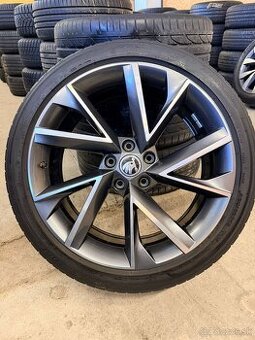 ORIG.SKODA SUPERB SPORTLINE VEGA R19 235/40/19.