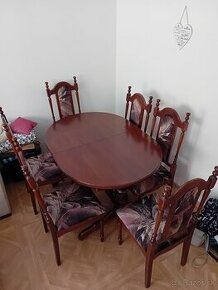Predám jedálenský stôl zo stoličkami