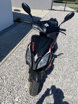 Adamoto starfighter 125