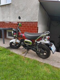 Honda dax st 125