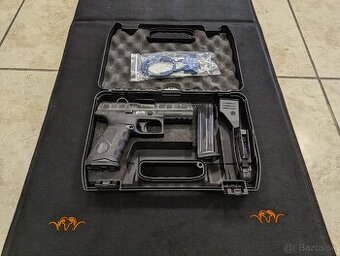 Beretta APX