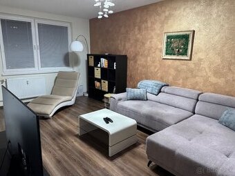 2-izbovy byt Čermáň_s vaňou aj sprchou, plne zariadený