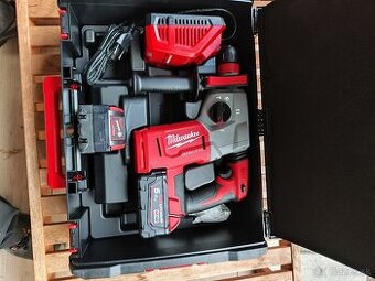 Predam Milwaukee kladivo M18BLHX-502X