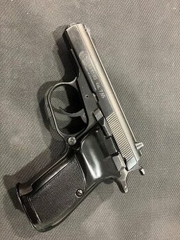 CZ 83