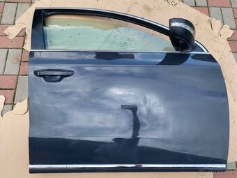 Pravé predné dvere Passat B7