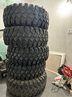 Maxxis Creepy Crawler 35x12.5 r16