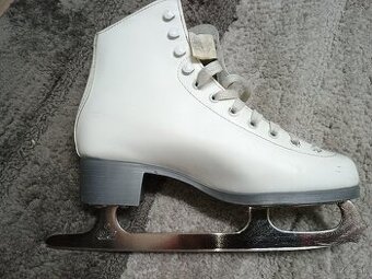 Dievcenske/damske korcule vel. 38