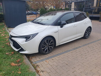 Predám Toyota Corolla 1.8 Hybrid e-CVT Selection
