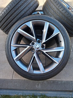 Škoda Vega 5x112 R19 pneu 235/40 R19 Superb sportline
