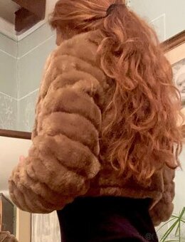 Elegantný kabát huňatý