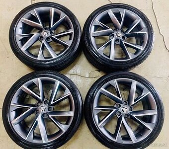 Škoda Vega R19 8,0J x 19“ ET 44 Originál