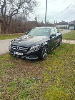 Mercedes-Benz C180d, r. 2017 – čierna metalíza, 2. majiteľ,