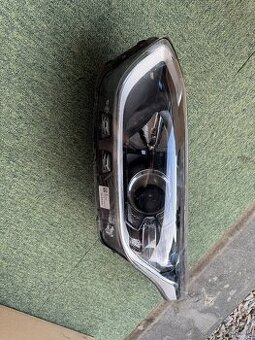 Kia Ceed III (CD) Ľavý predný svetlomet