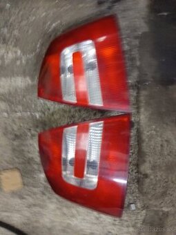 Zadné svetlá Octavia 2 sedan predfacelift