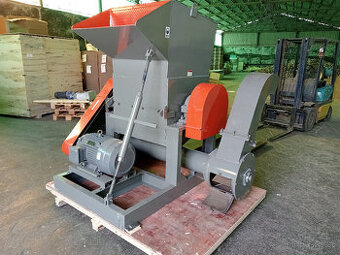 Mlyn na drvenie plastov a dreva