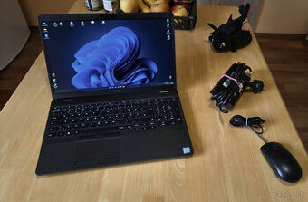 Notebook Dell Latitude 5500 - 15.6" / i7 8665u / 32GB DDR4