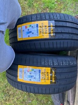 NOVÉ NEJAZDENÉ Letné Pneu Aplus A610 235/45 R17