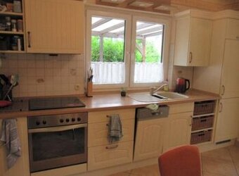 Krémová venkovská kuchyně se spotřebiči, 4814