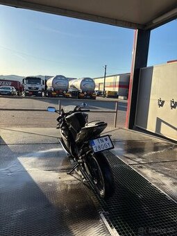 Yamaha yzf 125r