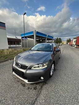 Lexus CT 200h 2012 280tis km servisovane v Lexuse